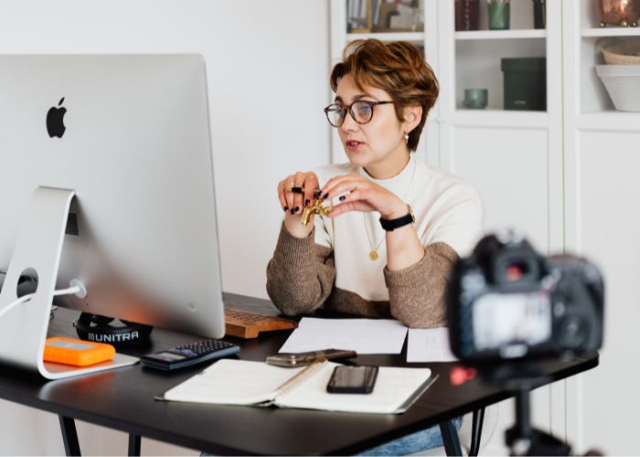 वेब होस्टींग ५